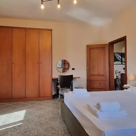 Matt House 2 Bedroom 2 Bathroom Beachside Apartment