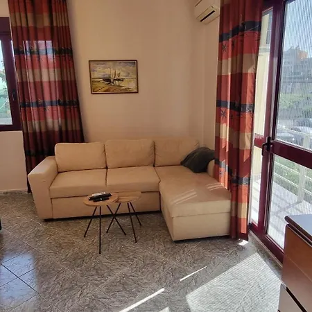 Apartment Matt House 2 Bedroom 2 Bathroom Beachside