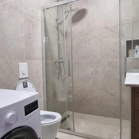 Apartment Matt House 2 Bedroom 2 Bathroom Beachside *
