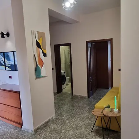 Matt House 2 Bedroom 2 Bathroom Beachside * Durres