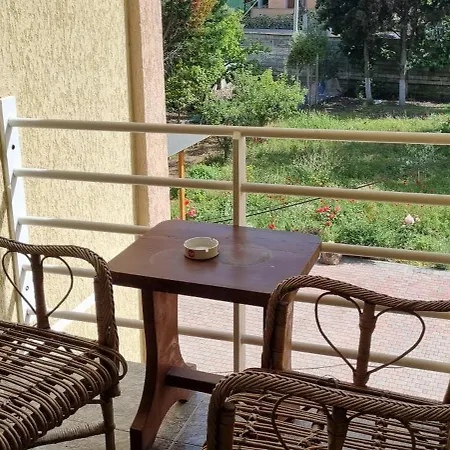 Matt House 2 Bedroom 2 Bathroom Beachside