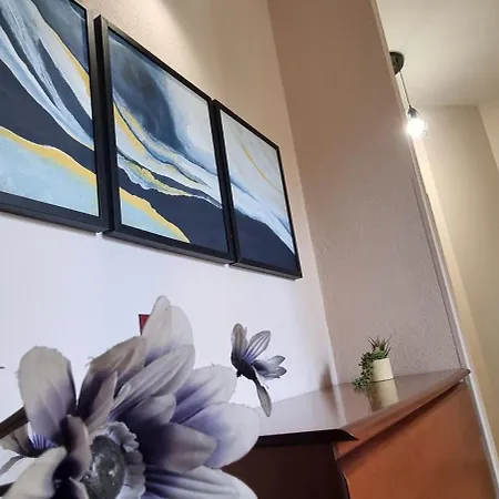 Matt House 2 Bedroom 2 Bathroom Beachside Apartment *