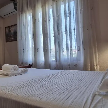 Matt House 2 Bedroom 2 Bathroom Beachside 公寓 Durrës