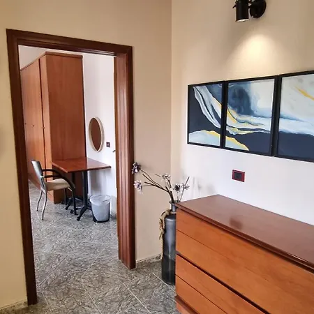 Matt House 2 Bedroom 2 Bathroom Beachside